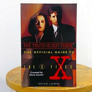 Vintage 1995 The Truth Is Out There The Offical Guide To The X-Files Book